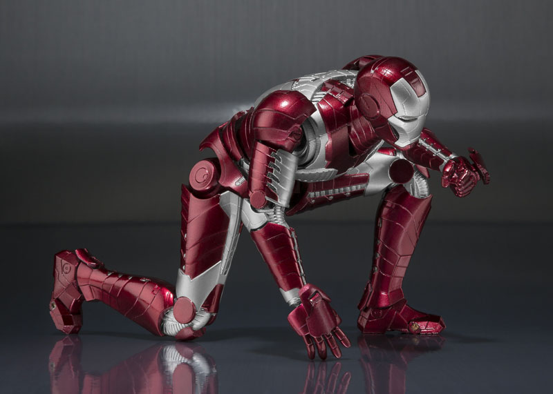 SH Figuarts Iron Man Mk V & Hall of Armor Set - Click Image to Close